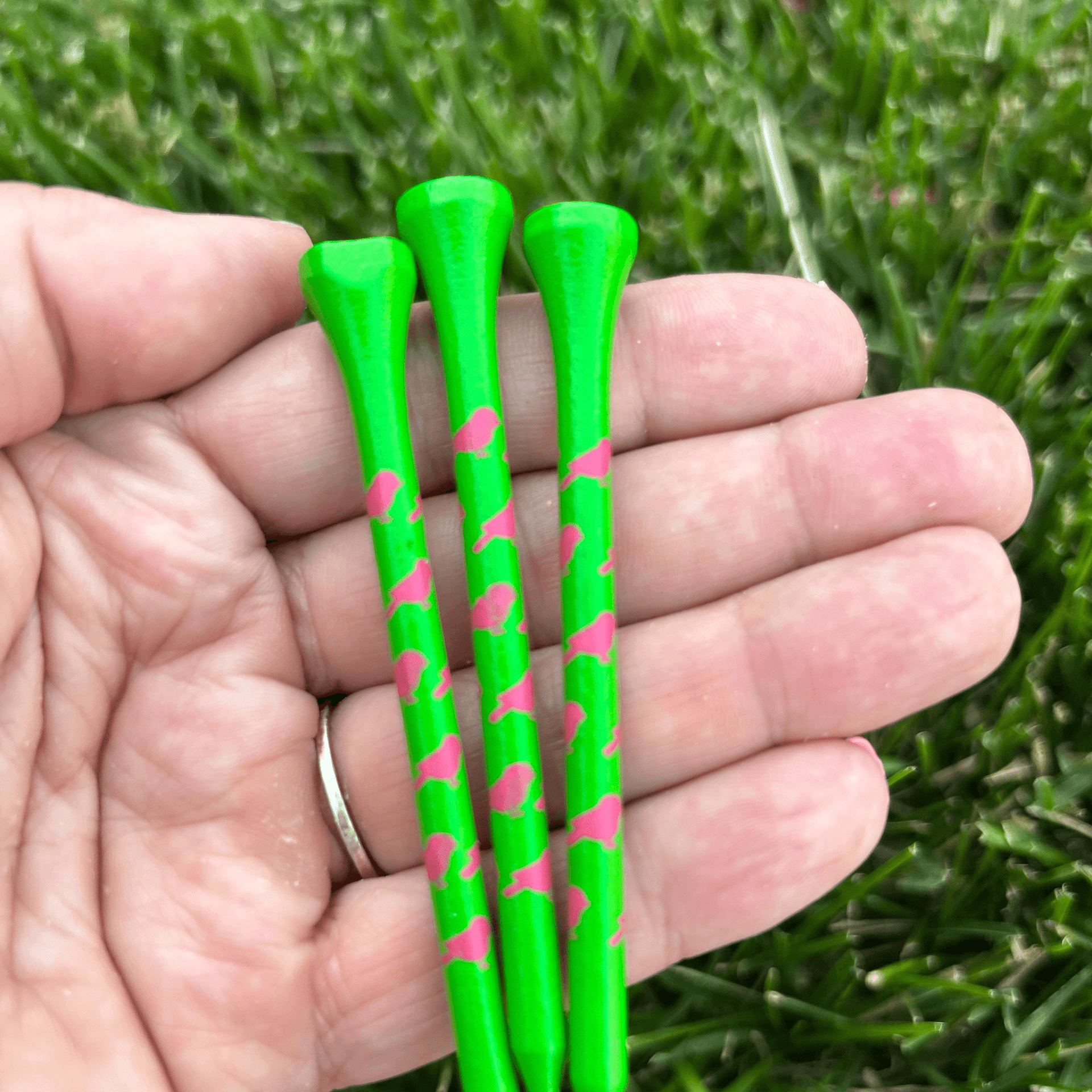 birdie-girl-golf-golf-tees-