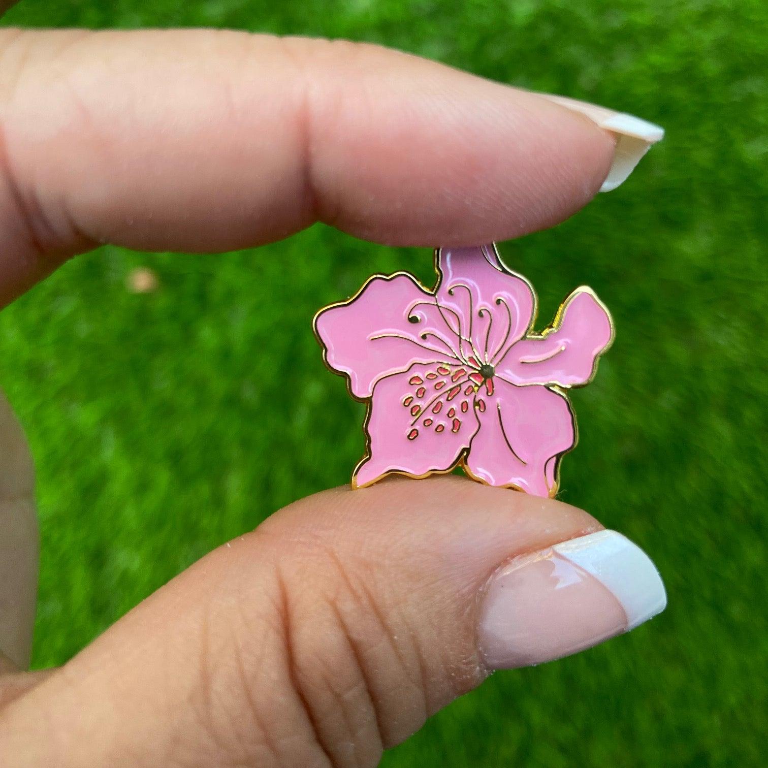 Women's Golf Ball Marker Necklace with Azalea Flower Marker - Birdie Girl Golf